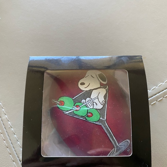 Rock Art Hand-Painted Snoopy his first Martini on Natural Stone - Picture 4 of 4